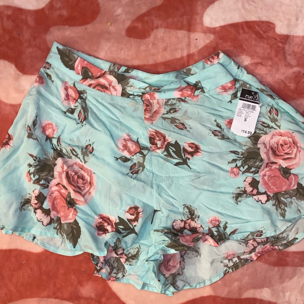 Rue21 flowy floral shorts (looks like a skirt on)